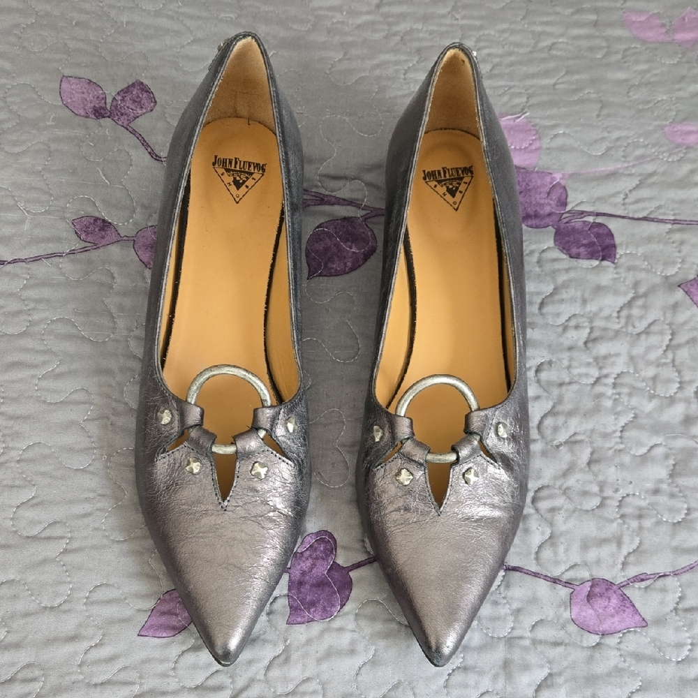 John Fluevog Truth Makena Key Ring Pump Silver Sz 10 Never Worn